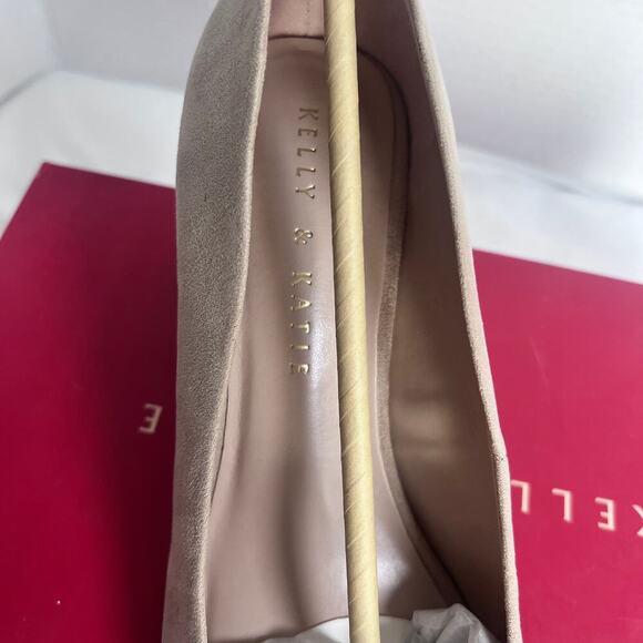 ✨Kelly & Katie Comfort Womens Pumps 8M Light Taupe Microsuede Block Heel NWT - Picture 4 of 5